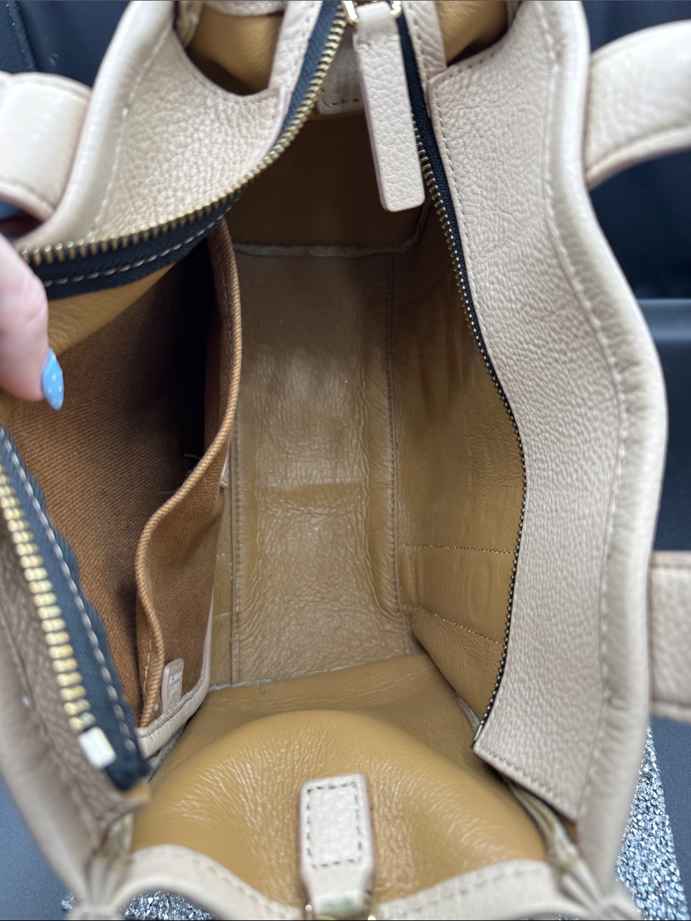 Marc Jacobs Beige Pebbled Leather The Tote Bag Satchel - Picture 8 of 9